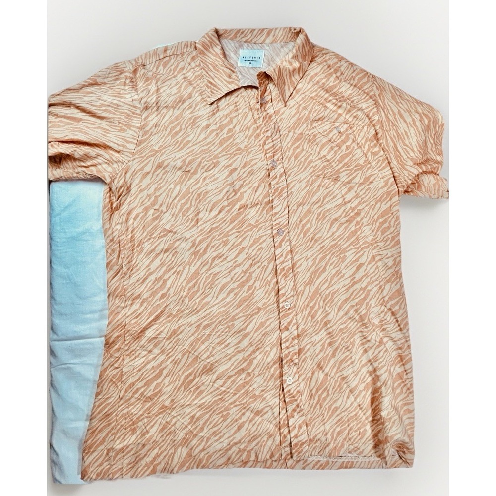 ALLFENIX Shirt Mens XL Orange Zebra Print Short Sleeve Button Up Collared Casual - Picture 2 of 9